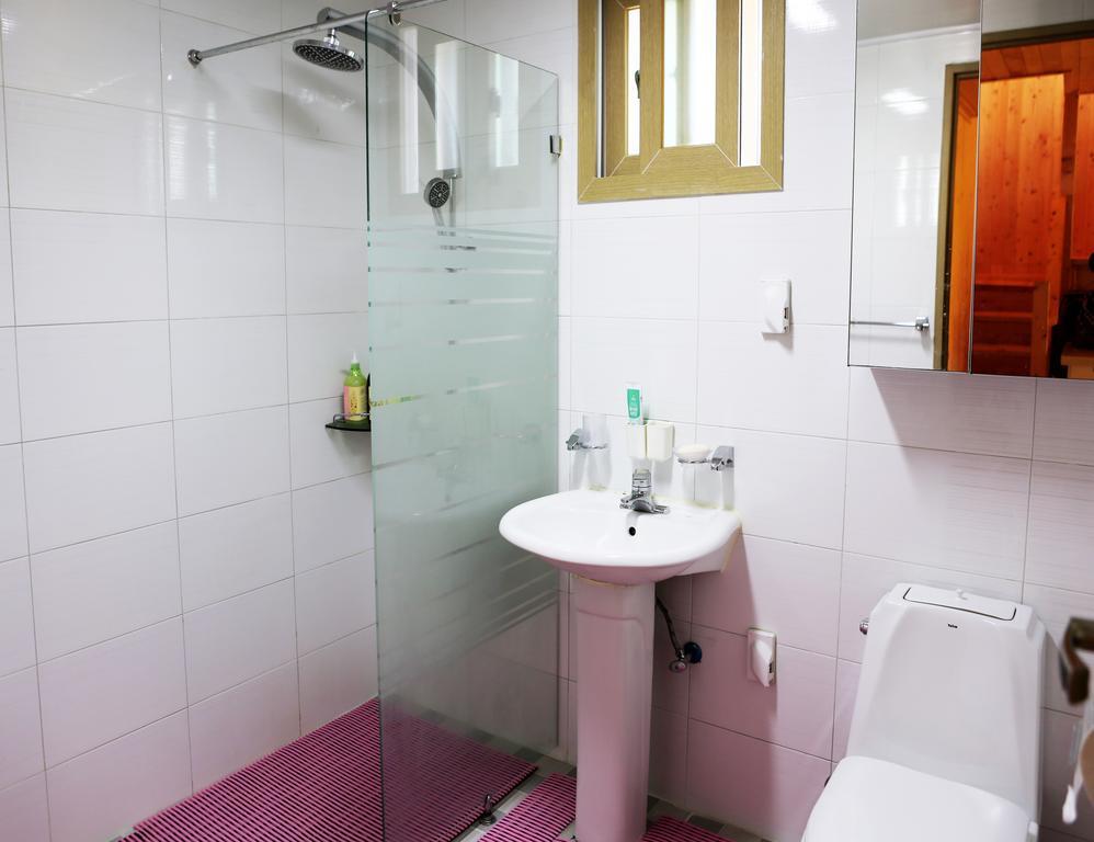 Haevichi Pension Сеогвипо Екстериор снимка