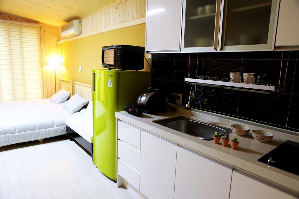 Haevichi Pension Сеогвипо Екстериор снимка