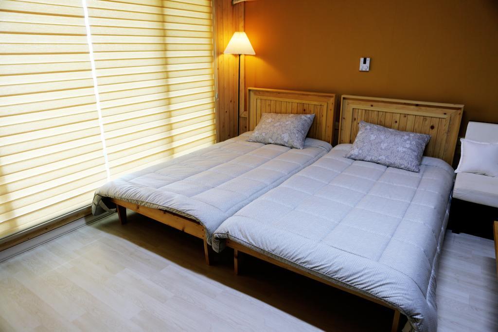 Haevichi Pension Сеогвипо Екстериор снимка