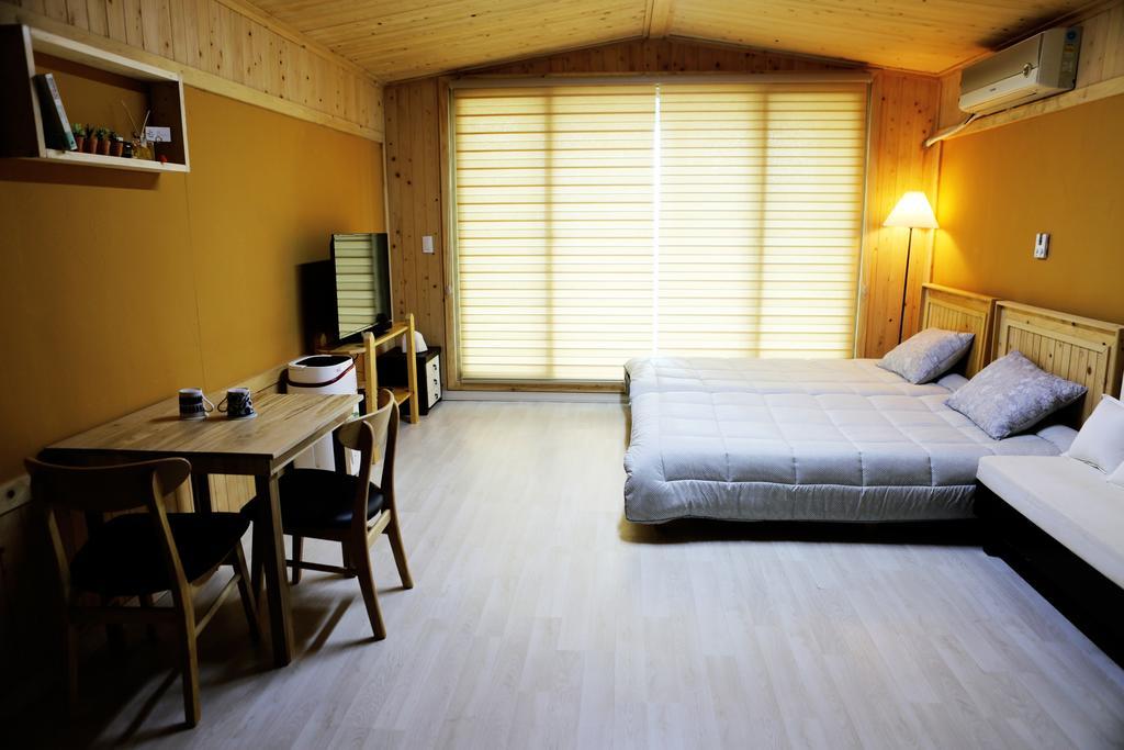 Haevichi Pension Сеогвипо Екстериор снимка