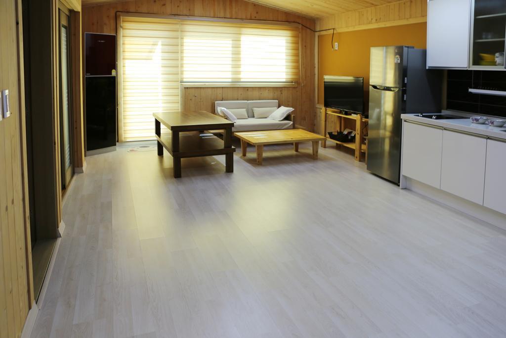 Haevichi Pension Сеогвипо Екстериор снимка