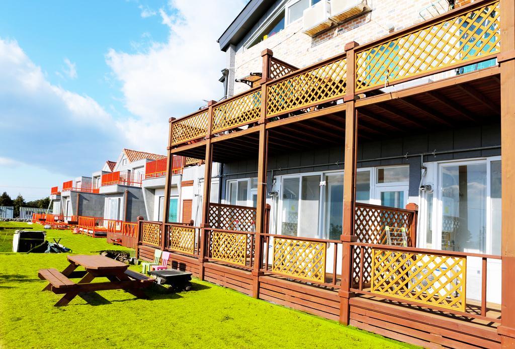 Haevichi Pension Сеогвипо Екстериор снимка