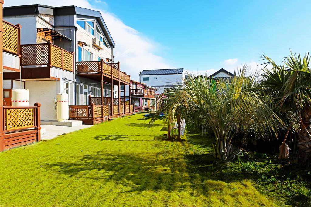 Haevichi Pension Сеогвипо Екстериор снимка