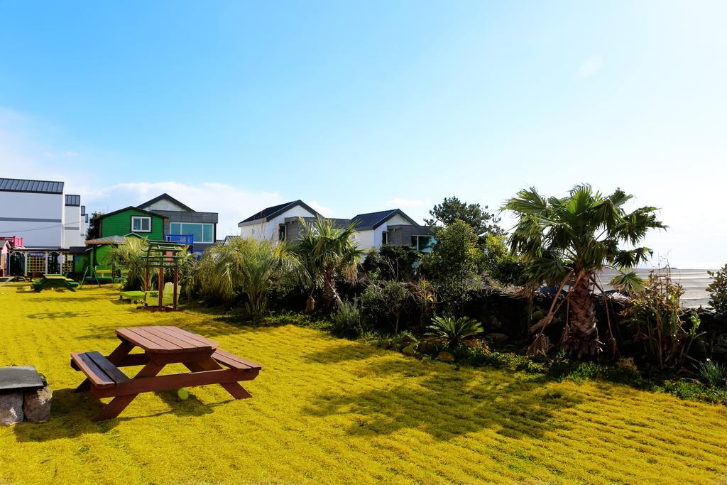 Haevichi Pension Сеогвипо Екстериор снимка